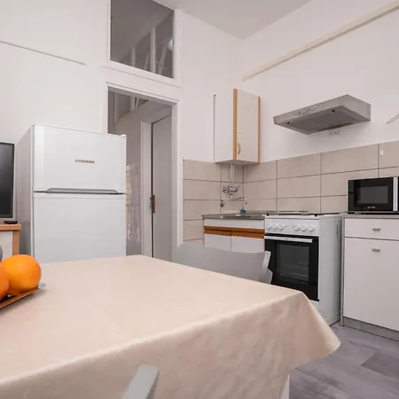 Apartman Ana *